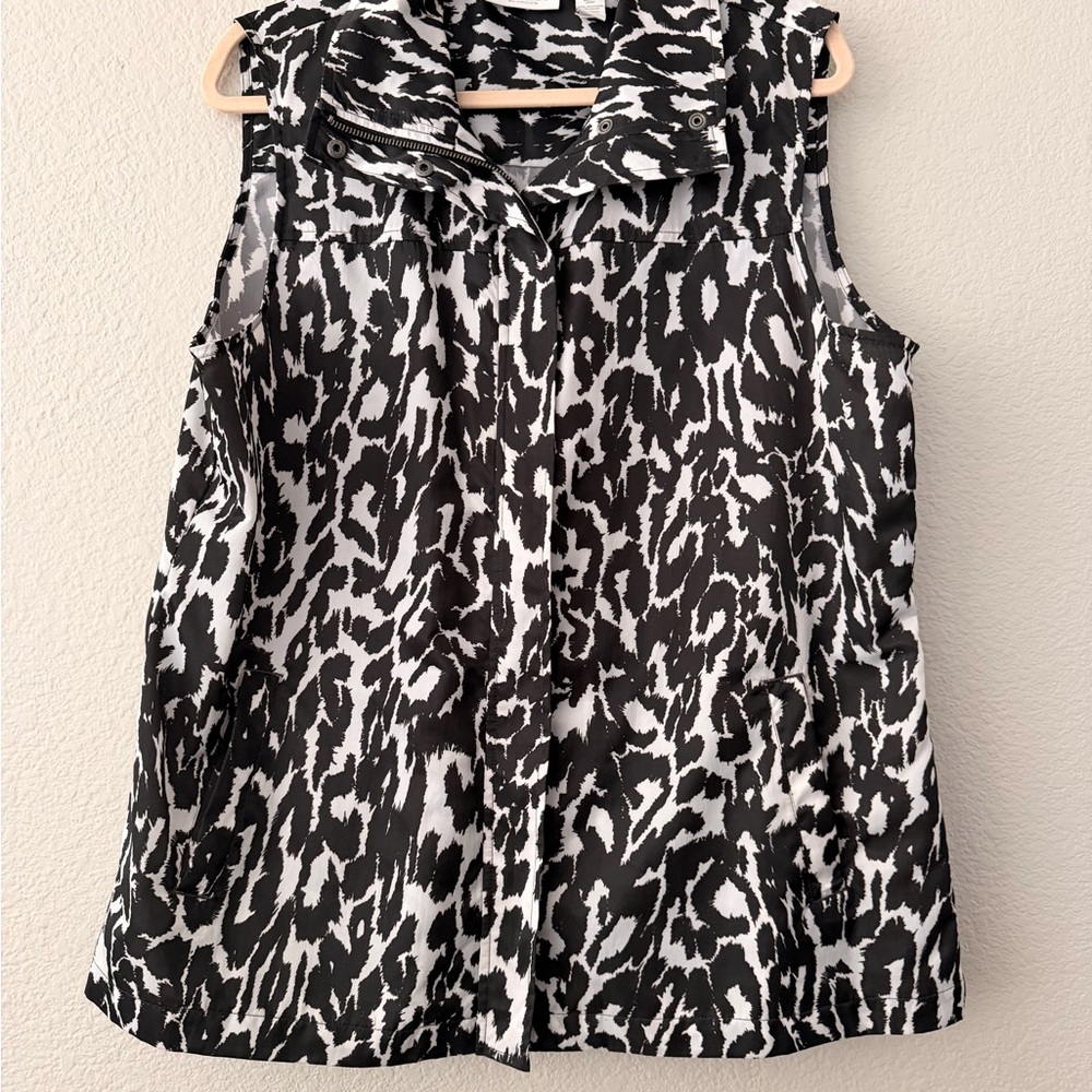 Chico’s Zenergy Vest (B & W)
